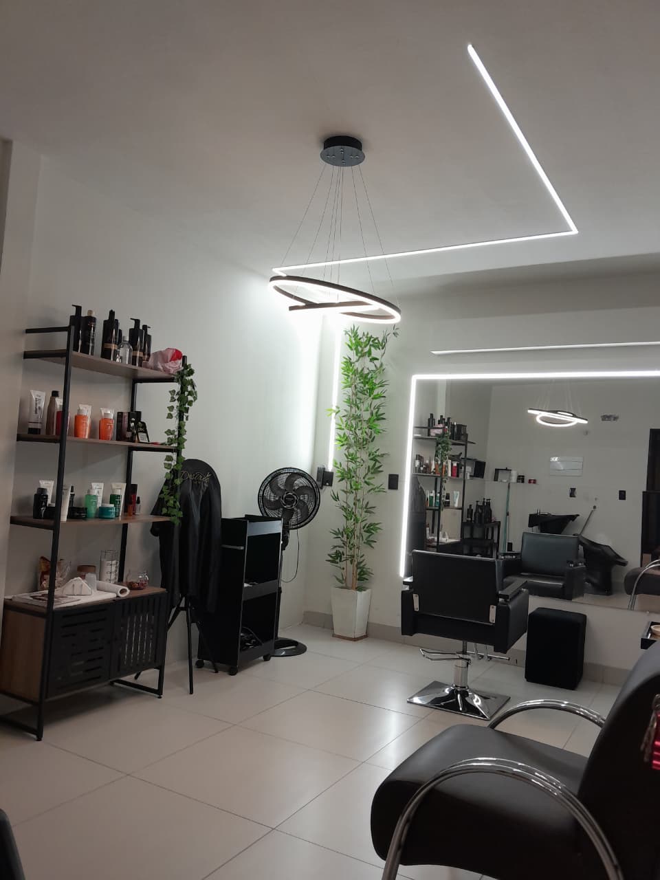 Salão Desirée New Look - Equipamentos Profissionais